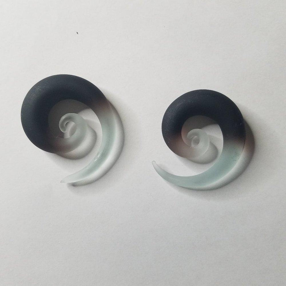 Glass Taper Swirl Spiral Ombre Black Clear